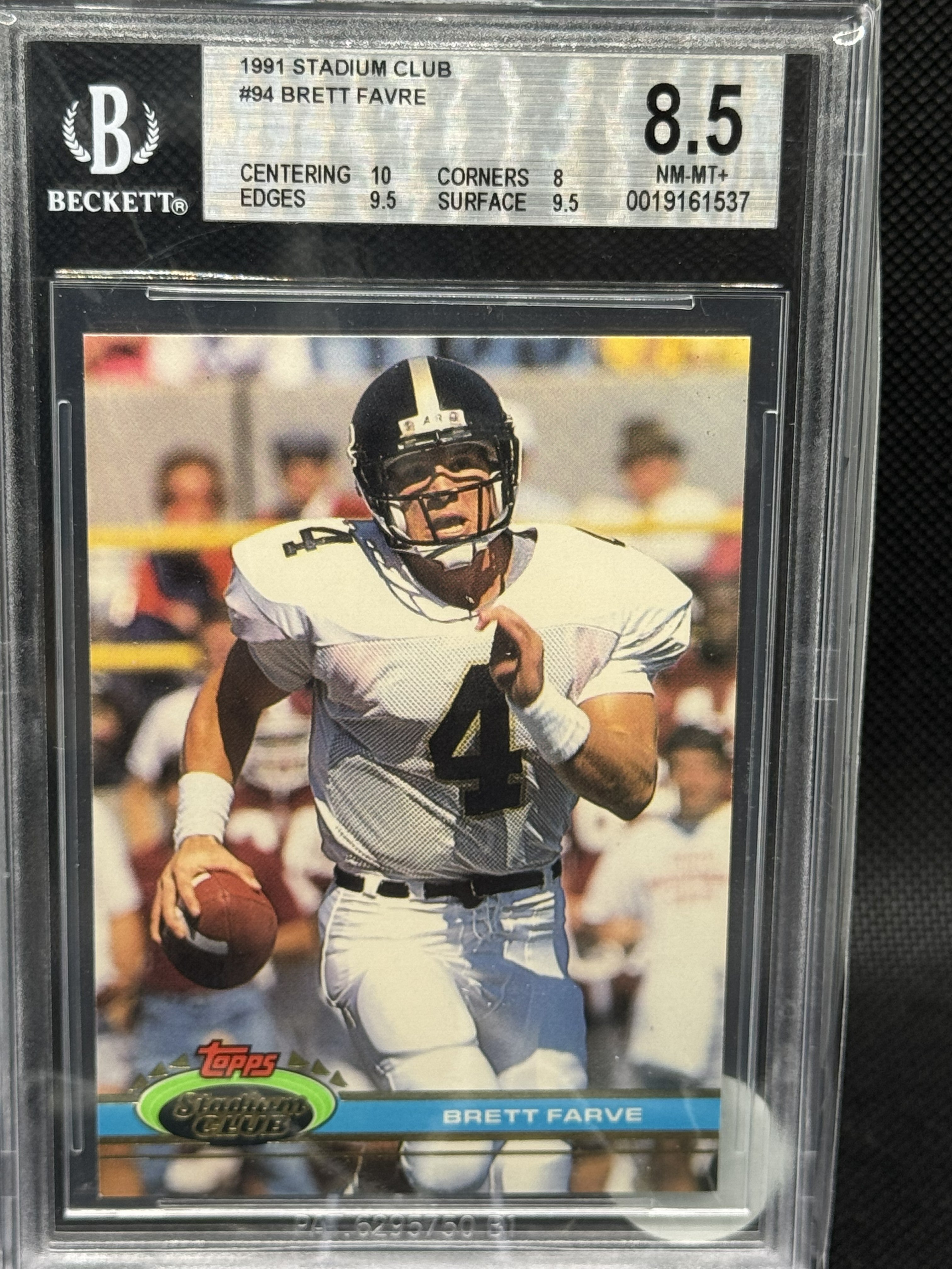 91 Stadium Club Brett Favre #94 Beckett 8.5 NM-MT+