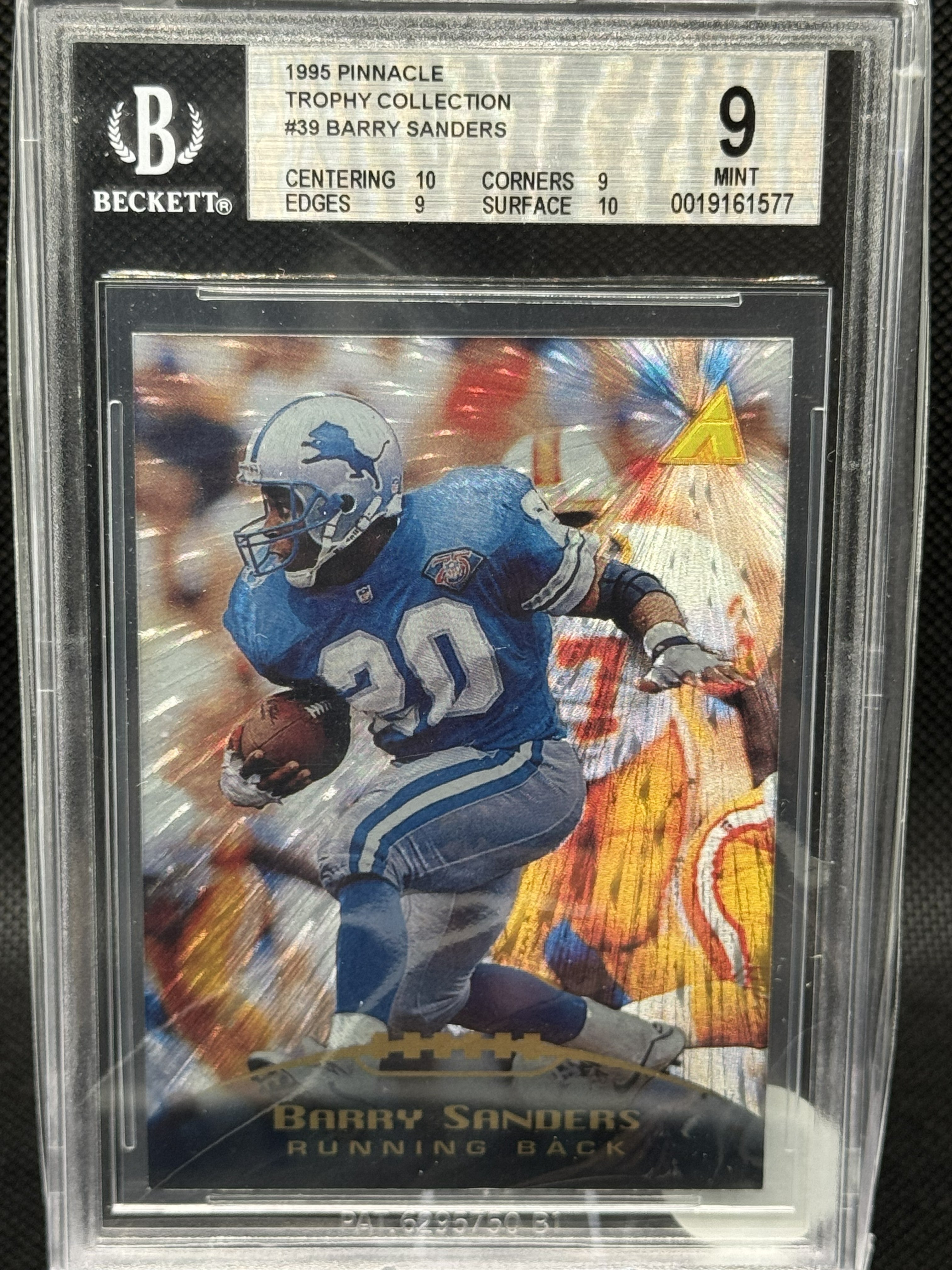 95 Pinnacle Barry Sanders #39 Trophy Collection Beckett 9 MINT