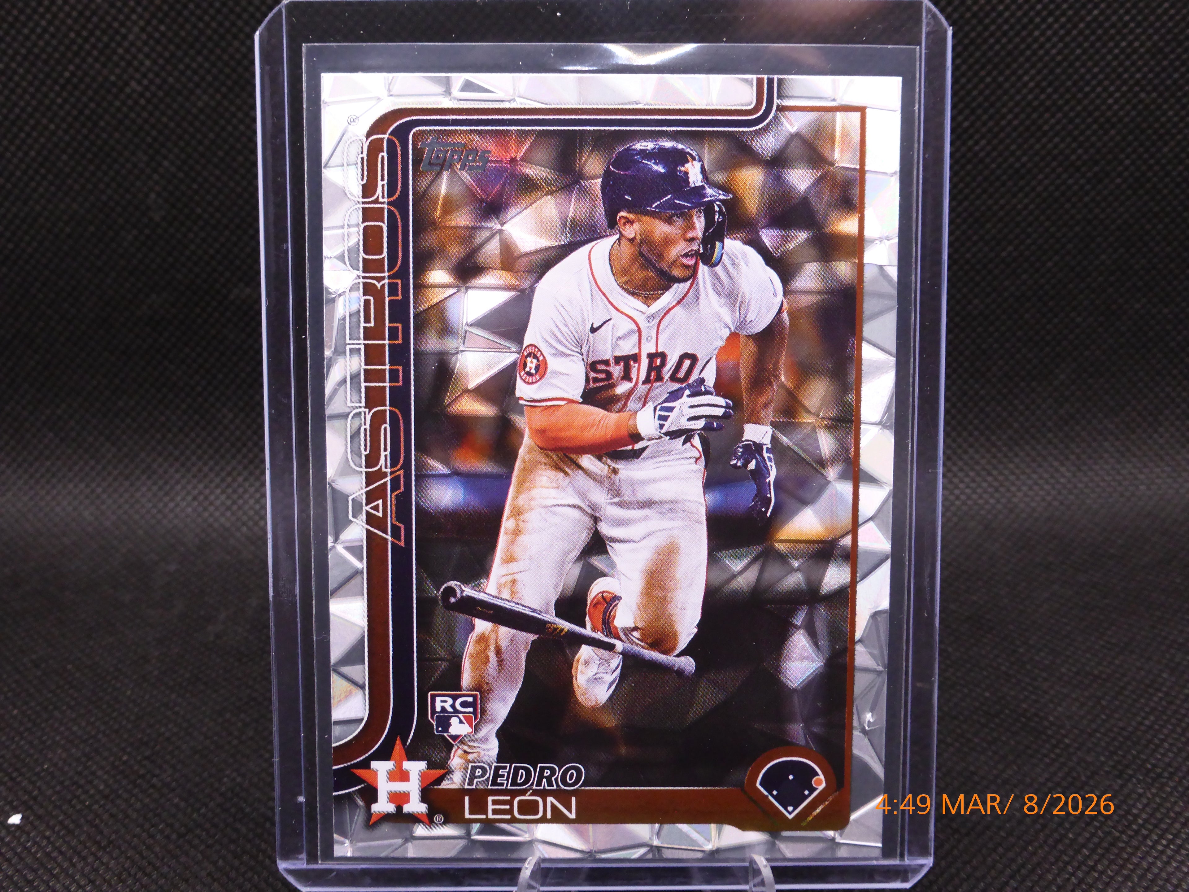 25 Topps Pedro Leon #30 (RC) Diamante Foil